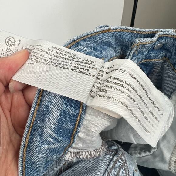 Abercrombie & Fitch The ‘90s Straight Jeans Ultra High Rise SHORT - Picture 7 of 7